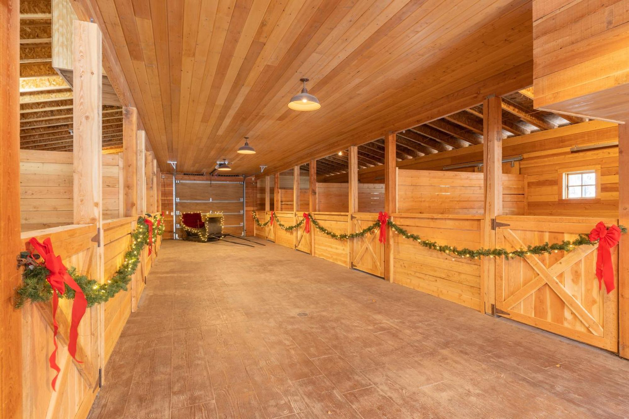 The Stalls At Whitefish Exterior photo